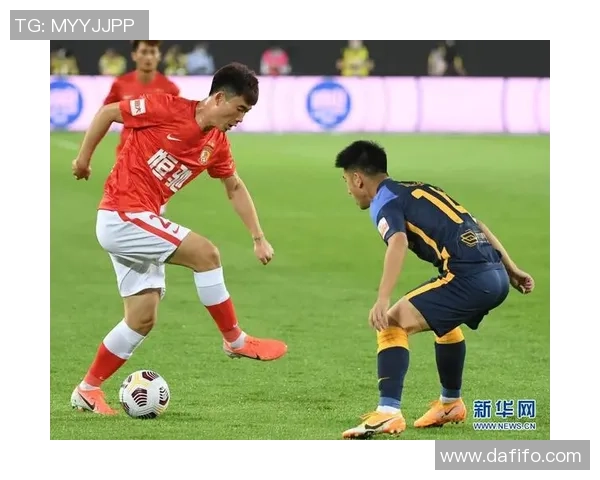 广州篮球队个人能力引发热议球员表现与团队协作的辩论 广州篮球队个人能力引发热议球员表现与团队协作的辩论