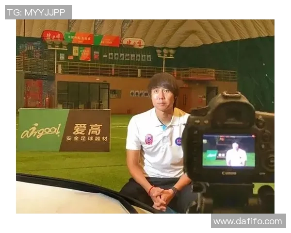 国内足球明星访谈记录揭秘他们的成长历程与职业生涯的心路历程 国内足球明星访谈记录揭秘他们的成长历程与职业生涯的心路历程